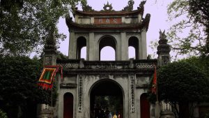 Trao học bổng cho con cháu vượt khó học giỏi